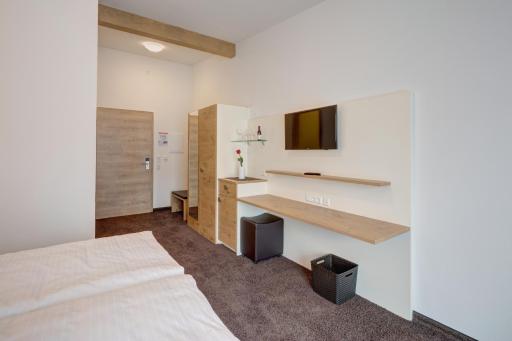 Vinotel Heinz J. Schwab - Housity