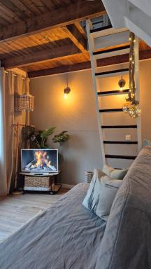 cottage near the beach in the center.**** - Housity