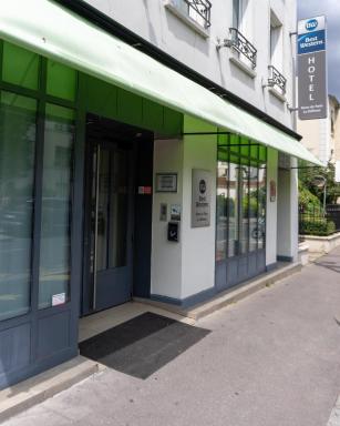 Best Western Rives de Paris La Defense - Housity