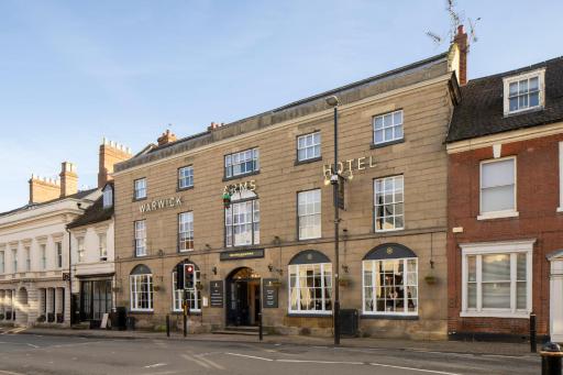 The Warwick Arms Hotel - Housity