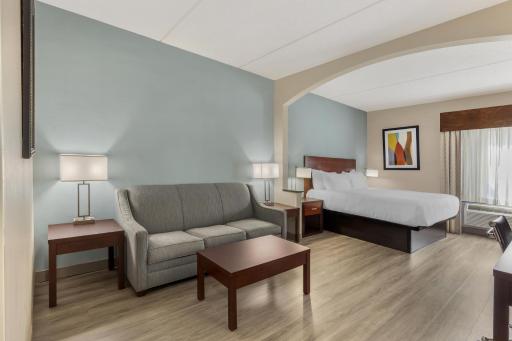 Best Western Plus Suites Greenville - Housity