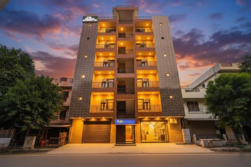 FabExpress ASP Royal Residency Inn - Housity