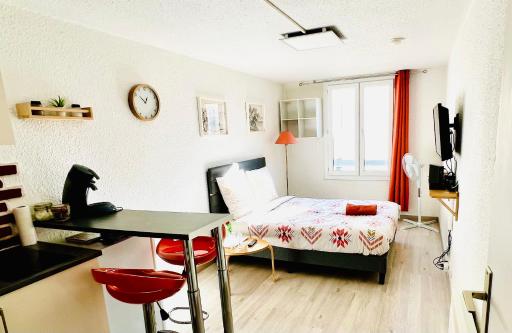 JOLI STUDIO HYPER CENTRE TRES PROCHE VIEUX PORT - Housity
