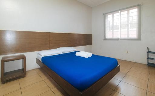 Super OYO 841 Metro Deluxe Residences - Housity