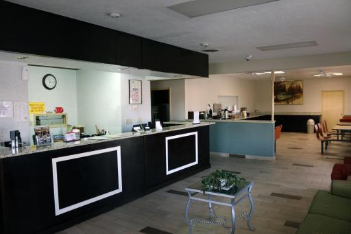 Great Western Inn & Suites - Housity