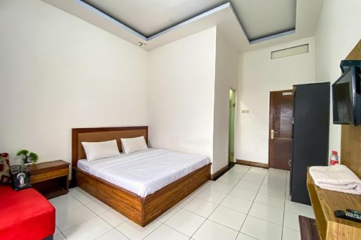 Hotel Tirta Jadi at Karangkobar Banjarnegara Mitra RedDoorz - Housity