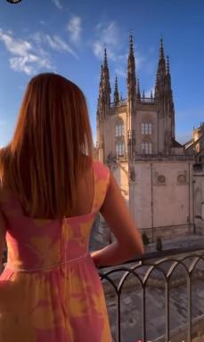 Balcón con Vistas a la Catedral de Burgos ATUAIRE - Housity