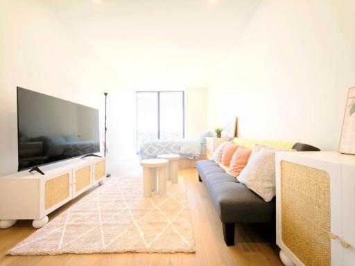 UG24 - Box Hill Bright and Cozy Hotel Style One Bedroom Suite Kitchenette Ideal for Short Stays - Housity