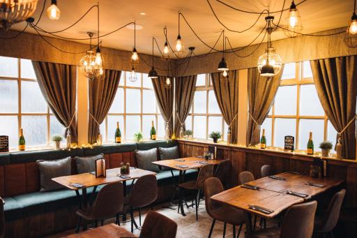 The Station Restaurant & Bar - Housity