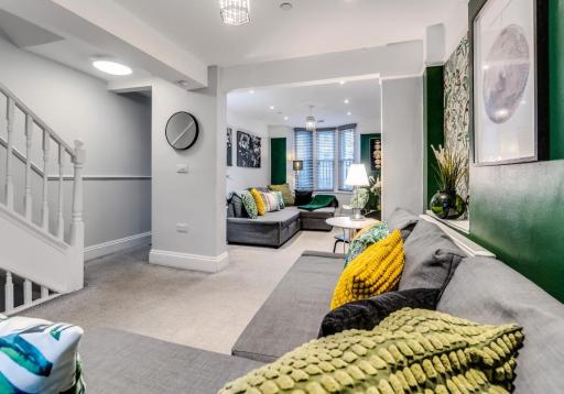 Central Pier Place - By My Getaways - Housity