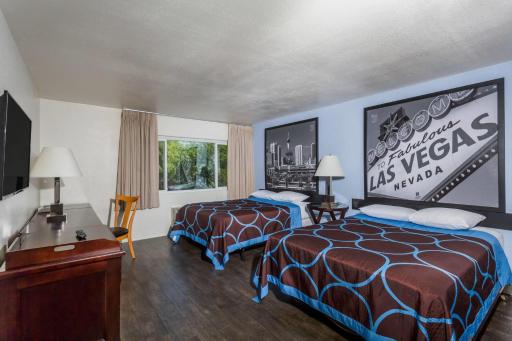 Super 8 by Wyndham Las Vegas North Strip/Fremont St. Area - Housity