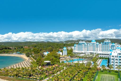 Rubi Platinum Spa Resort & Suites - Housity