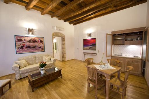 Castelletto Suites - Housity