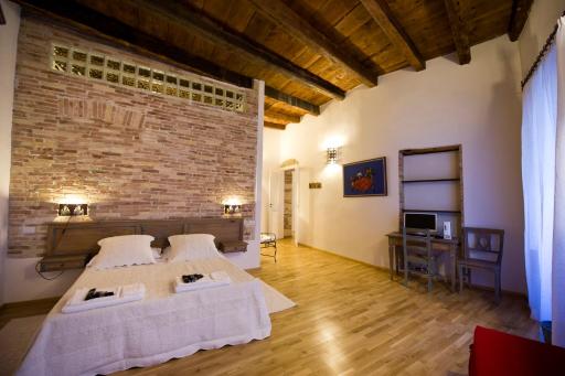 Castelletto Suites - Housity