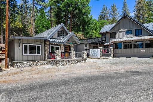The Grand Idyllwild Lodge - Housity