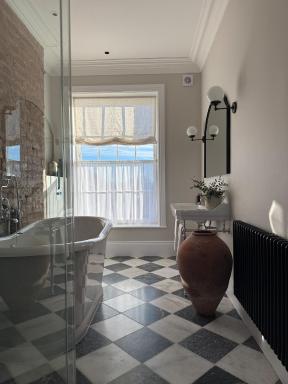 Luxury Apartment in Shropshire sleeps 6 - Housity