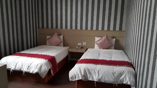 Mei Hua Hotel - Housity