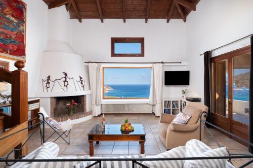 Villa with a Character Mirabello Suites - Housity