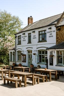 The Sun Inn At Hook Norton - Housity