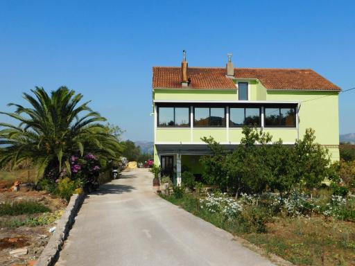 Apartments Leo Janjina - Housity