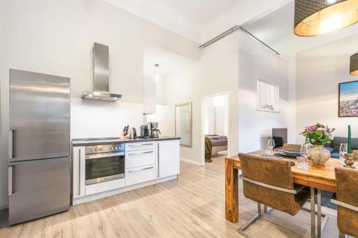 The Goethe Loft, 2 BR up to 5 people - Housity