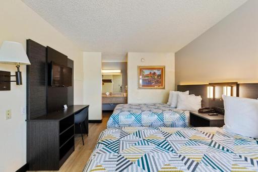 Howard Johnson by Wyndham Las Vegas near the Strip - Housity