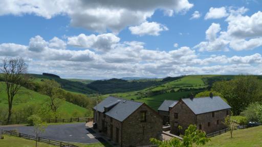 Beacons View Farm Cottages - Housity