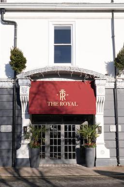 The Royal Hotel - Housity
