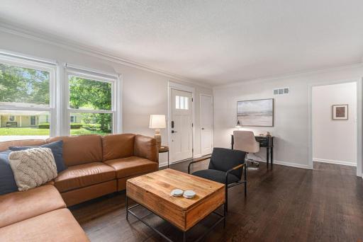 Prairie Village - 3 bed 2 bath - Dog Friendly - Housity