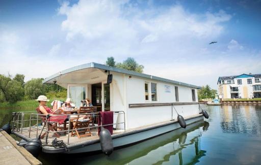 Floating Apartments at Rechlin Marina by Kuhnle-Tours - Housity