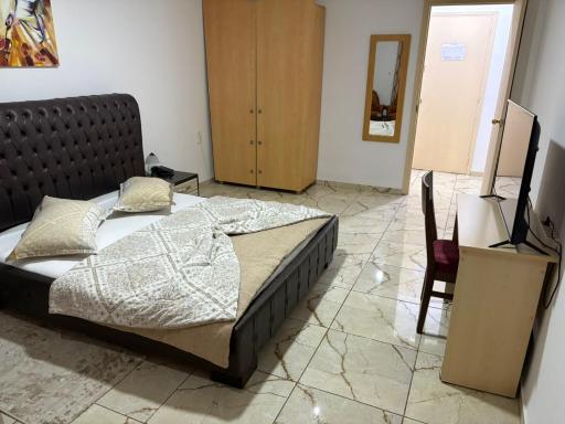 Hotel Amine - Housity