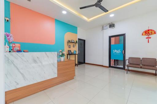 Sans Hotel Suryakencana Bogor - Hizvo
