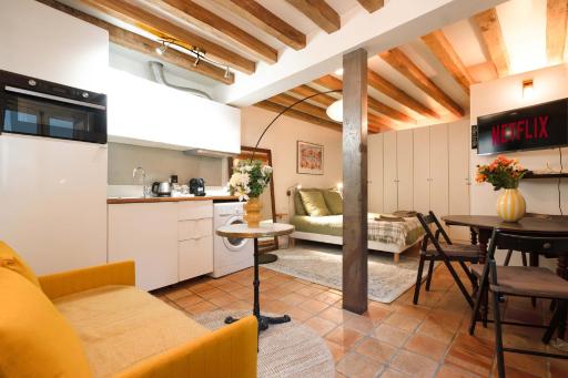Charming Apartment in Notre-Dame - Housity