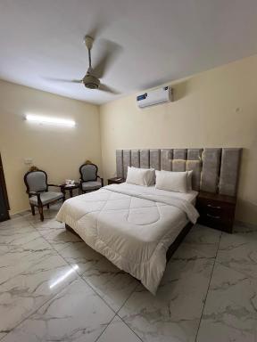 Royal Continental DHA Karachi - Housity