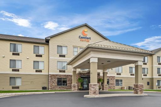 Comfort Suites Grandville - Grand Rapids SW - Housity