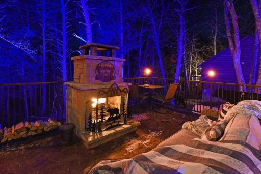 Enchanted Forest Cabin And Teepee! Lights & Laser Show! Private Hot Tub! Unique Stay! - Housity
