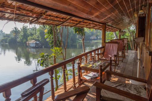 Malayalam Lake Resort - Housity