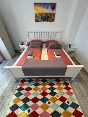 FeWo Elbo46 mit Balkon, Waschmaschine & Smart TV - Housity