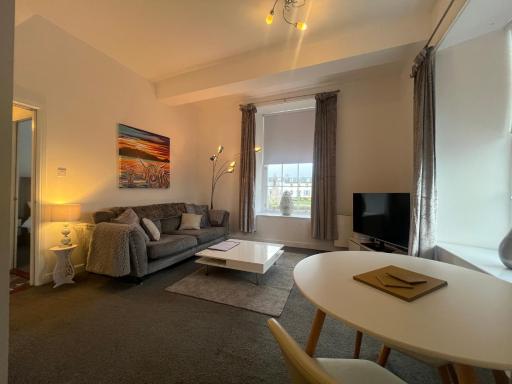 Ayr Cozy Corner Apartment - Housity