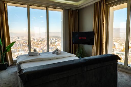 Sky Deluxe 2 Fitness & Spa - Housity