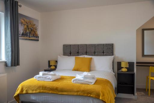 City & Station Stays at Gulland House by Pureserviced - Housity
