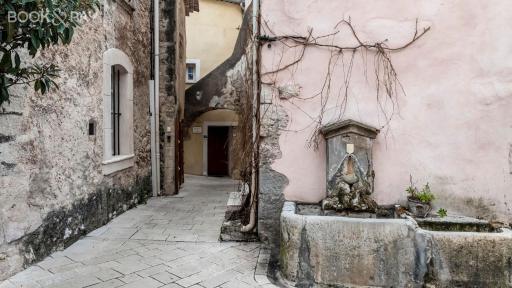 La Petite Maison de Villecroze - Housity