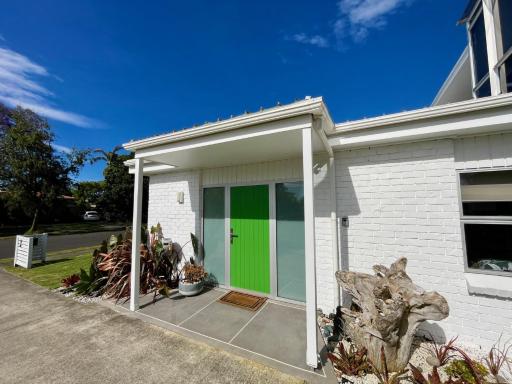 Green Door - One bedroom apartment - Housity