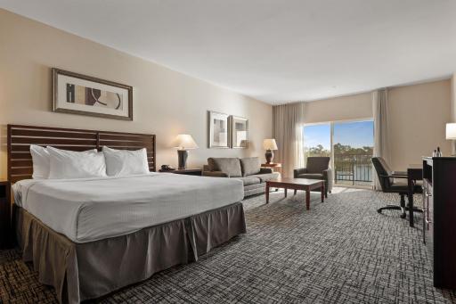 Best Western Plus Bayside Hotel - Hizvo