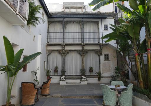 Little Garden Guest House - Housity