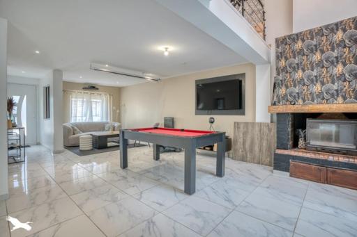 Appartement 90m2 design, jacuzzi, billard... - Housity