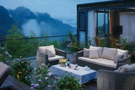 Hilltop House Resort - Housity