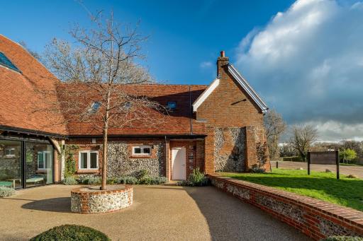 Wallace Hill Cottage - Garsington Studios - Pass the Keys - Housity