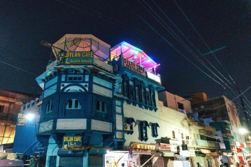 Dylan Cafe And Guest House - Housity