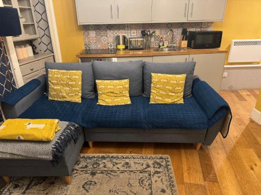 2 bed, ground floor Bijou Georgian city apartment - Housity